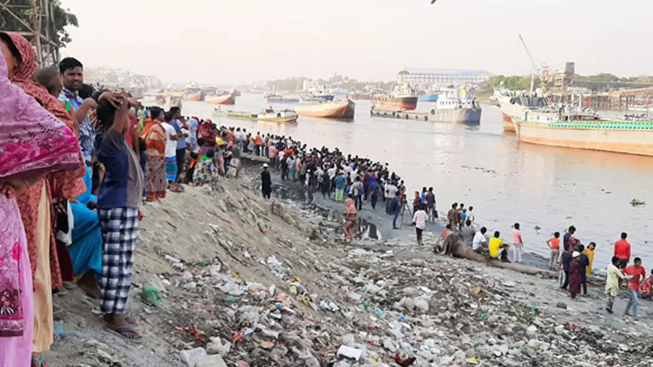 শীতলক্ষ্যায় লঞ্চডুবির ঘটনায় মৃত বেড়ে ১০