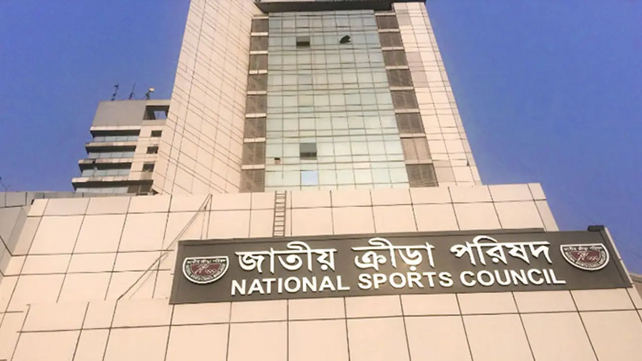 এনএসসি-মন্ত্রণালয়ও নীরব দর্শক!
