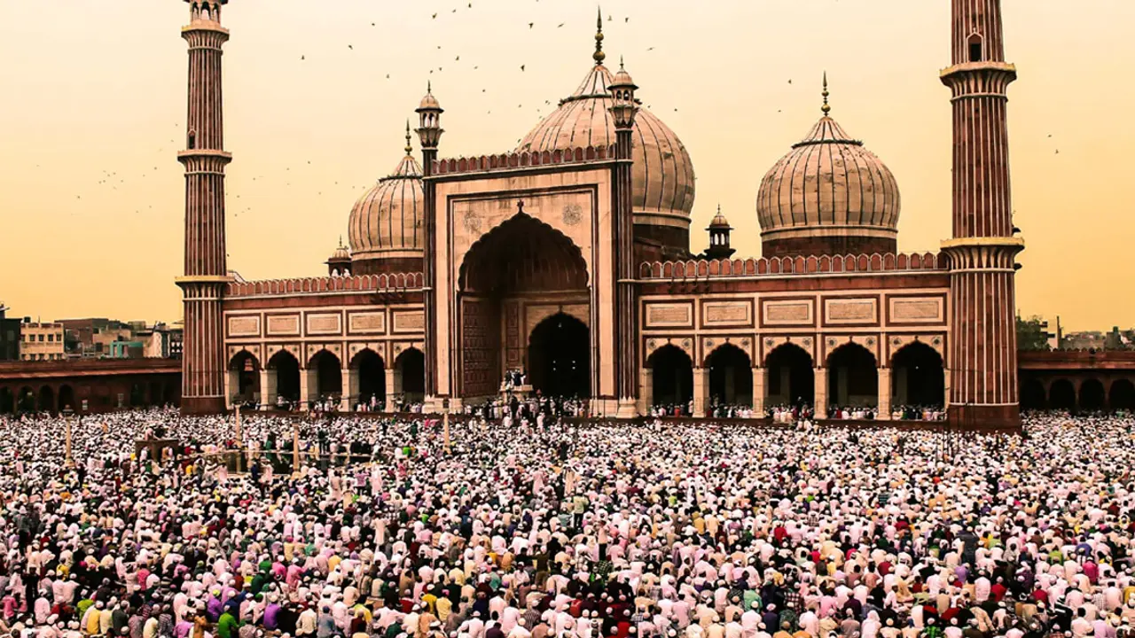 প্রথম কাতারে নামাজ পড়ার সওয়াব