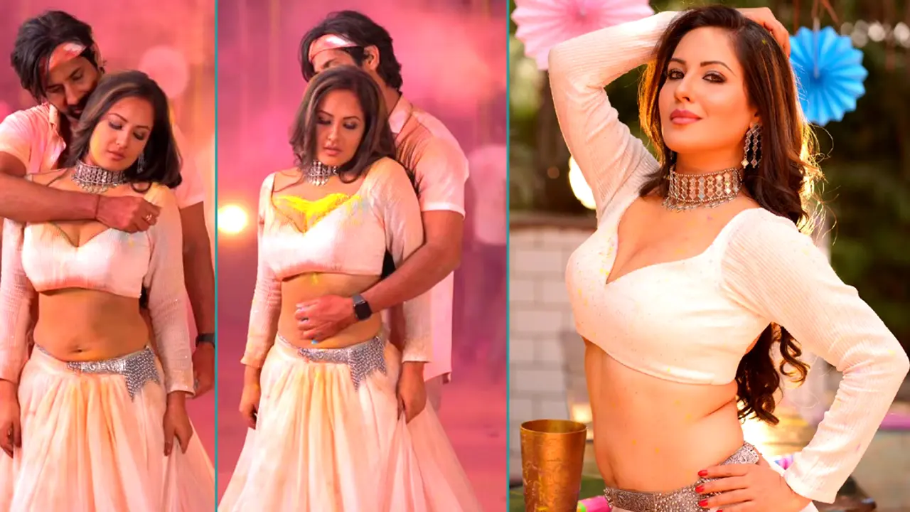 পূজার বুকে রঙ মাখালেন স্বামী, ভিডিও ভাইরাল!