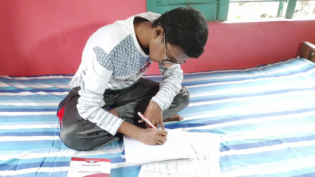 উচ্চশিক্ষা গ্রহণে রুবায়েতের পাশে দাঁড়ানোর আকুতি