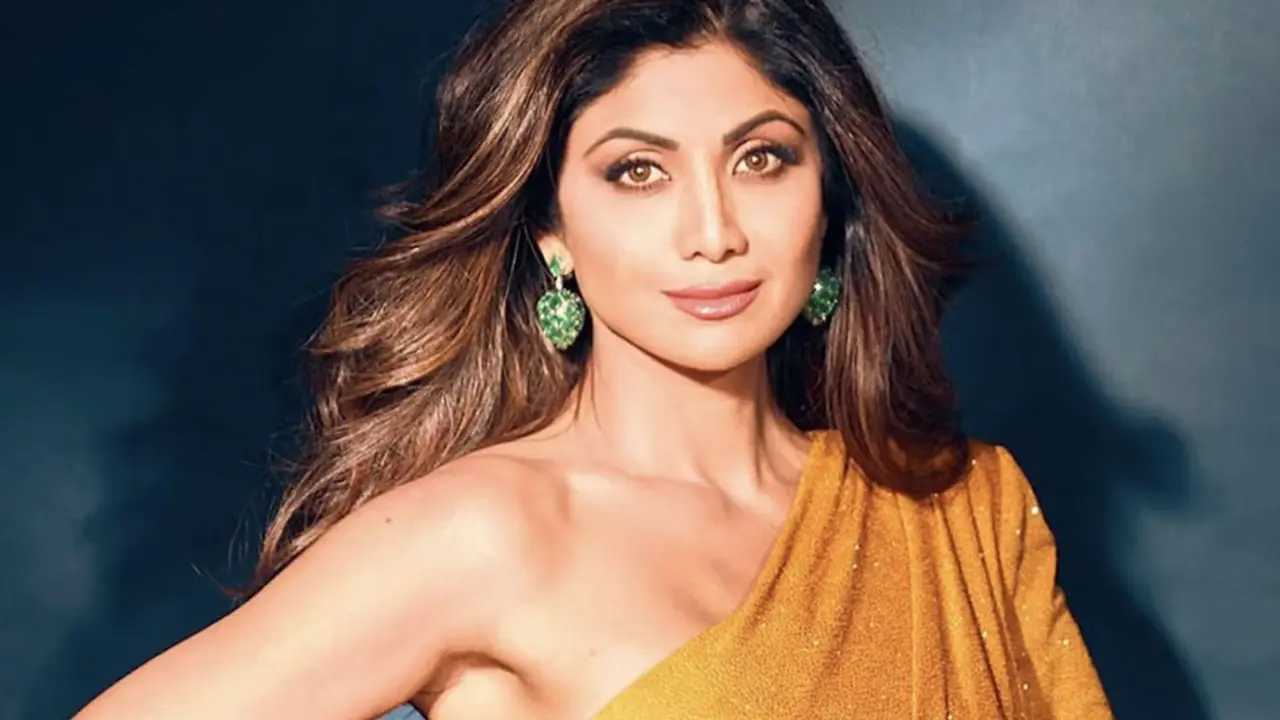 ‘আমি নির্ভীক, দুনিয়া বলে নির্লজ্জ’