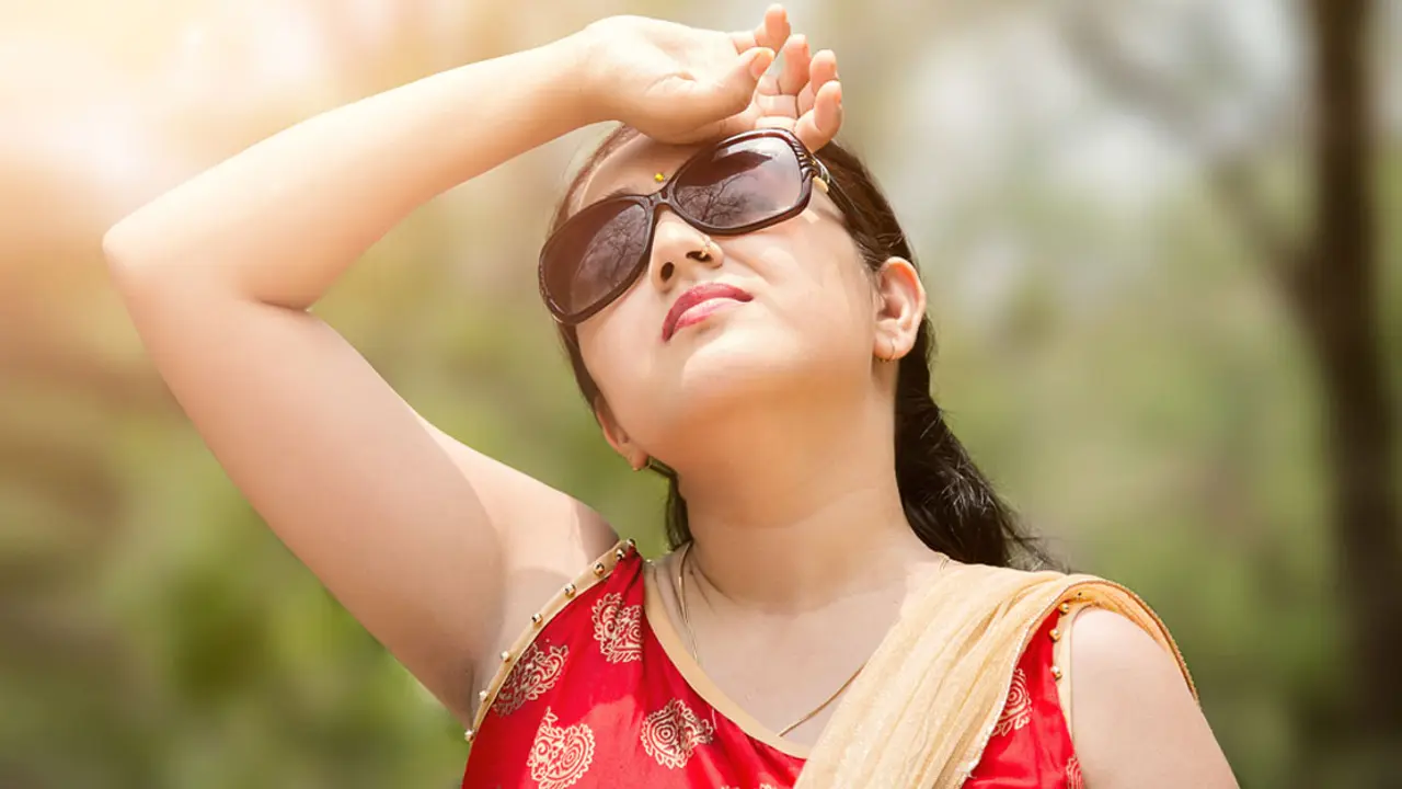 গরমে রুক্ষ ত্বকের যত্ন