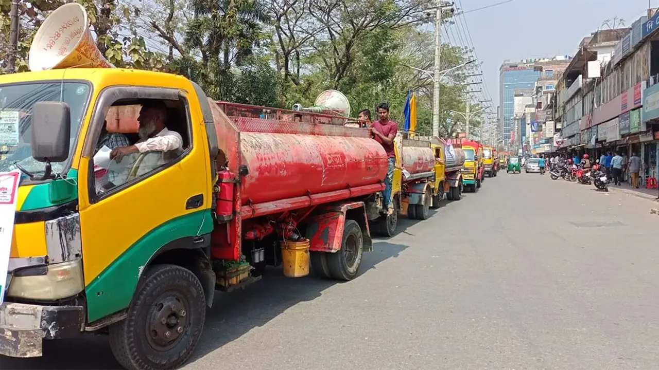 ৬ দফা দাবিতে সিলেট নগরজুড়ে ট্যাংক লরির মহড়া