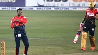 Barishal defend 143 to reach BPL final