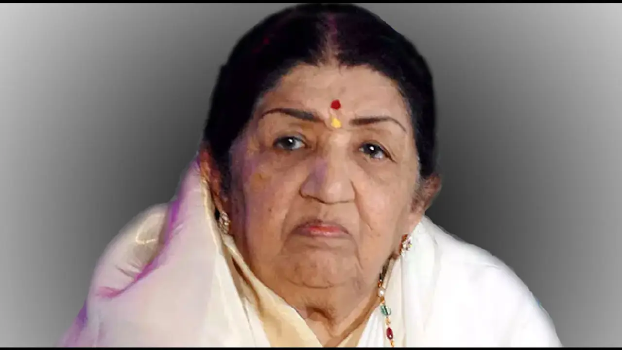 চলে গেলেন লতা মঙ্গেশকর