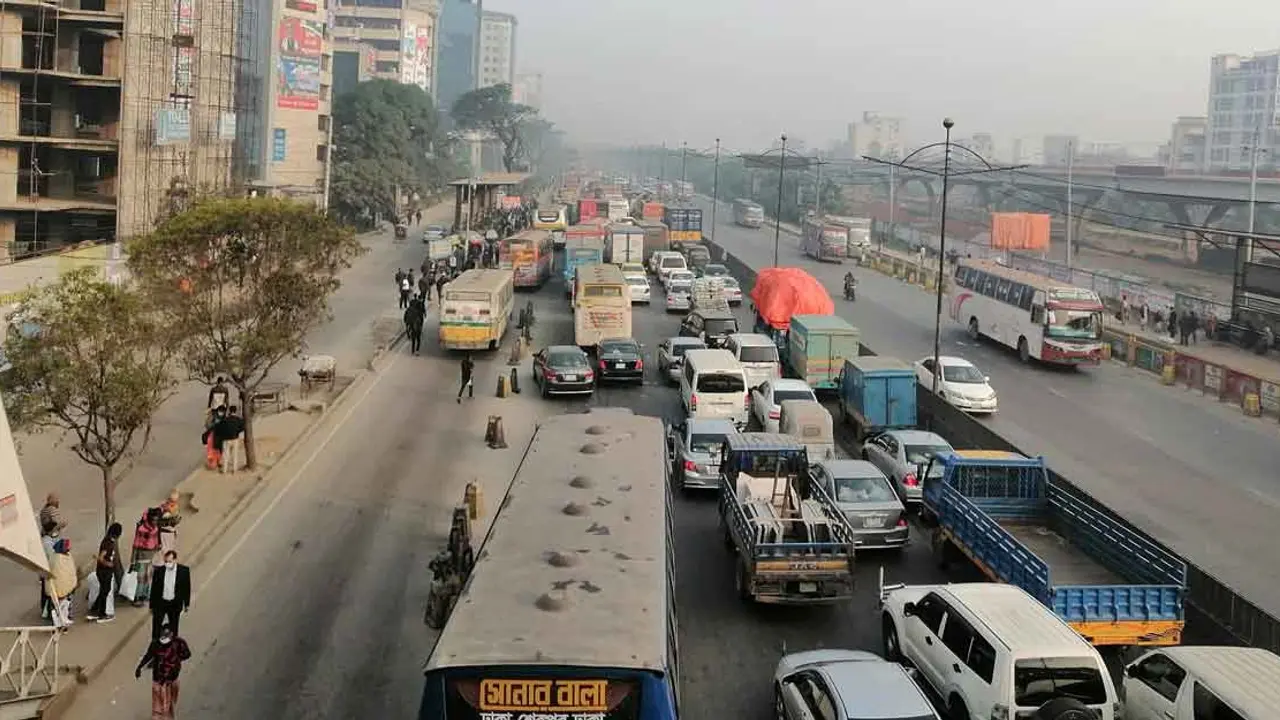মহাখালী-বিমানবন্দর সড়কে তীব্র যানজট