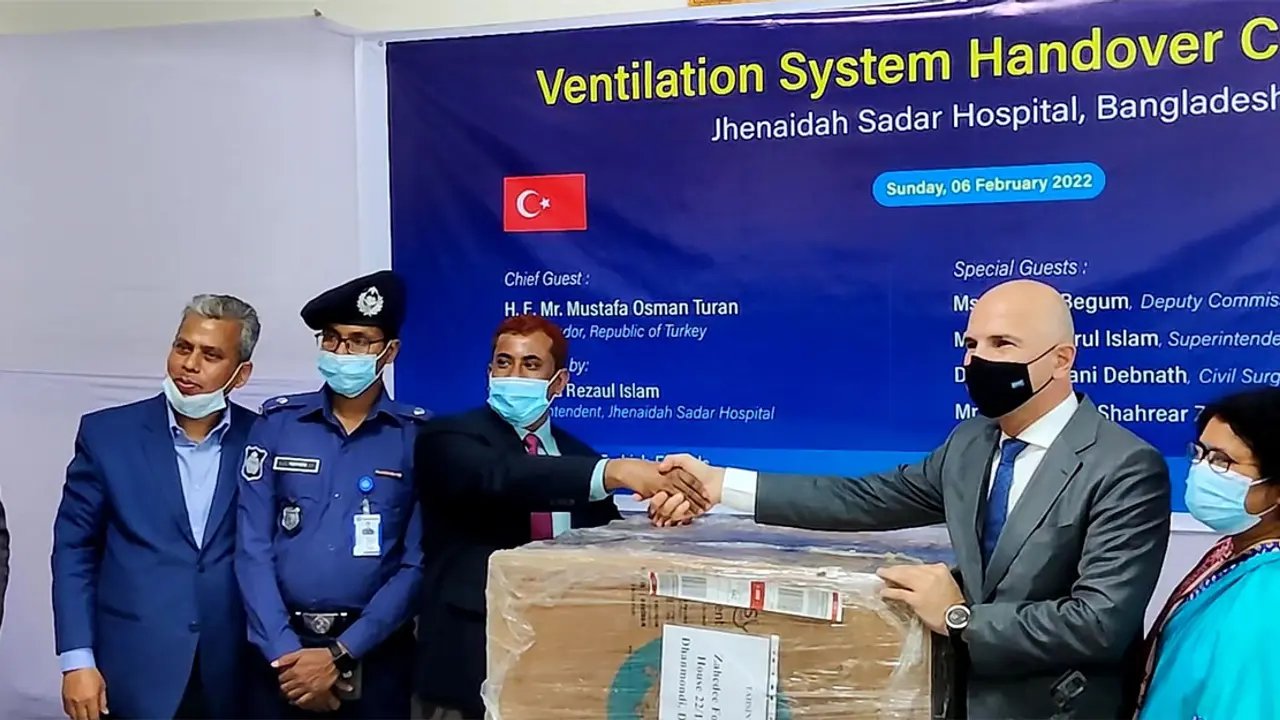 তুর্কি রাষ্ট্রদূতের ভেন্টিলেশন হস্তান্তর ঝিনাইদহ সদর হাসপাতালে