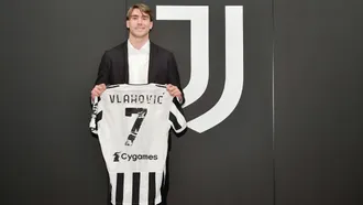 Juventus sign Fiorentina striker Vlahovic for 80m euros