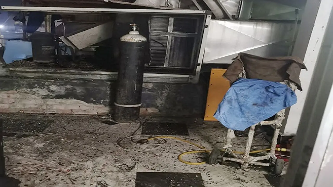 খুলনায় হাসপাতালের এসি বিস্ফোরণ, আহত ২