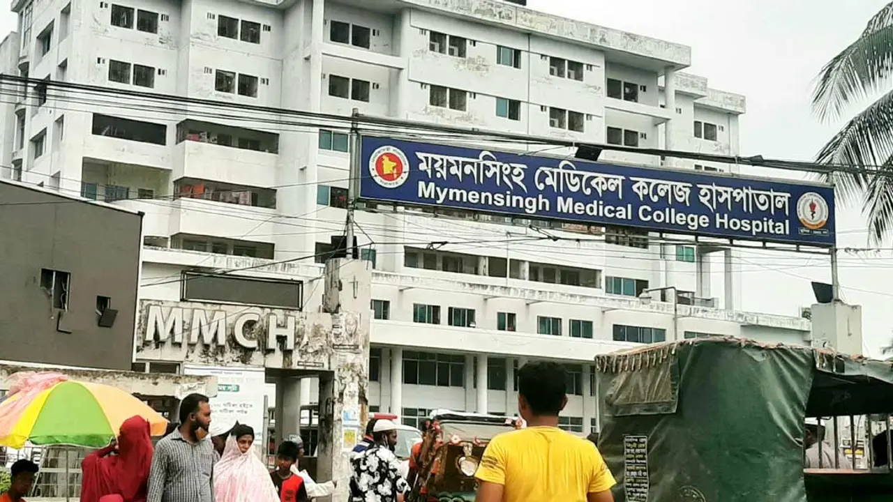 নামাজ পড়ছিলেন মা, দায়ের কোপে মাথা বিচ্ছিন্ন করলেন ছেলে