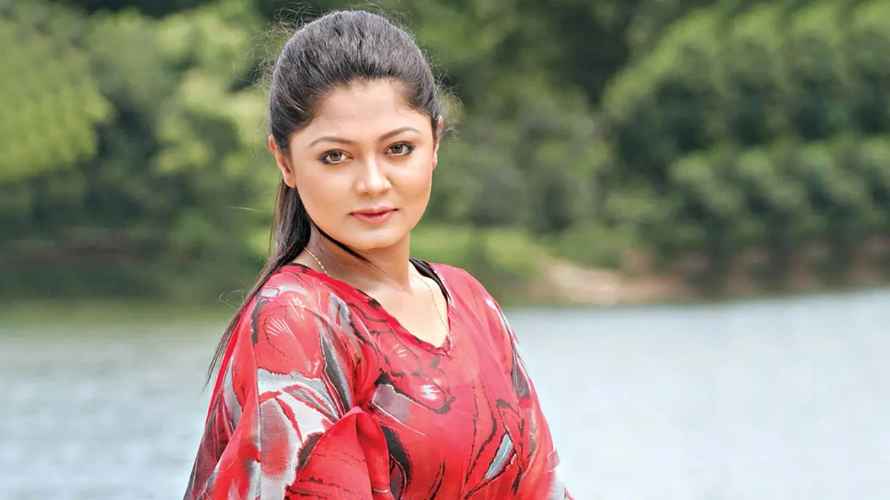 নির্বাচনে মৌসুমী হামিদ, জয়ী হলে কী করবেন?