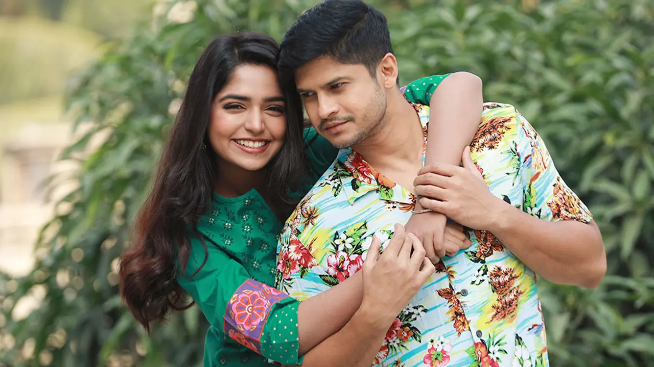 উন্মুক্ত হলো নিলয়-হিমির ‘বেশরম’