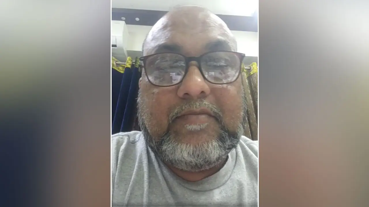ফেসবুক লাইভে এসে চিত্রনায়ক রিয়াজের শ্বশুরের আত্মহত্যা