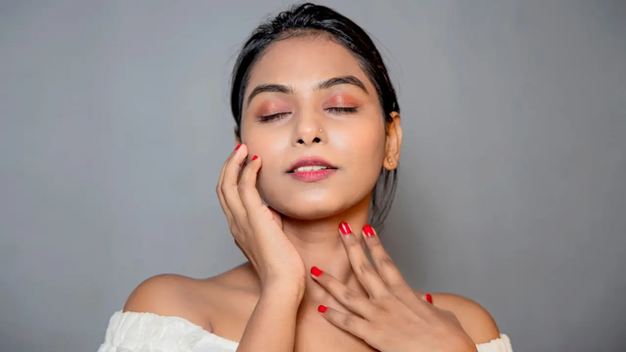 আবহাওয়া পরিবর্তনে তৈলাক্ত ত্বকের যত্ন
