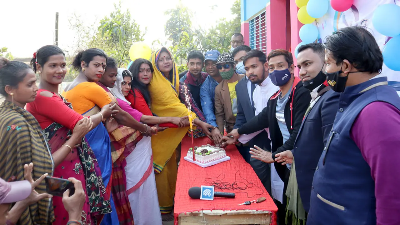 ঠাকুরগাঁওয়ে তৃতীয় লিঙ্গের জনগোষ্ঠীর সঙ্গে ঢাকা পোস্টের বর্ষপূর্তি