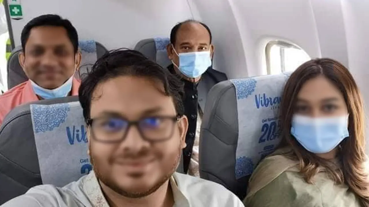 প্লেনে চড়ে বাড়ি গেলেন রেলমন্ত্রী