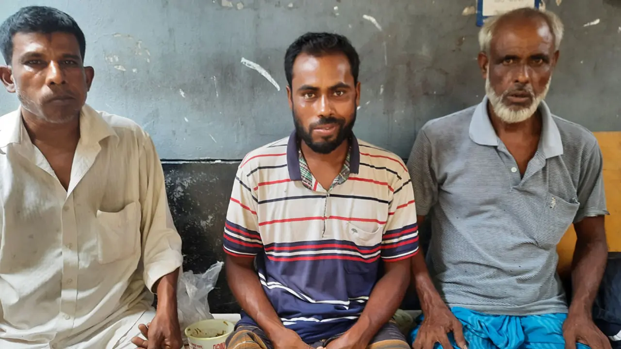 ছোট ছোট দলে ঢাকায় মৌসুমি কসাই, এলাকা ভেদে ভিন্ন মজুরি