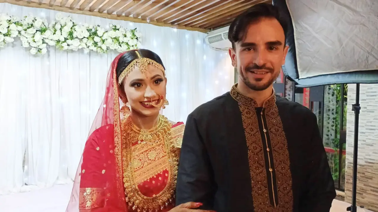 ভালোবাসার টানে মায়ামির ছেলে বাংলাদেশে, ধর্মান্তরিত হয়ে করলেন বিয়ে