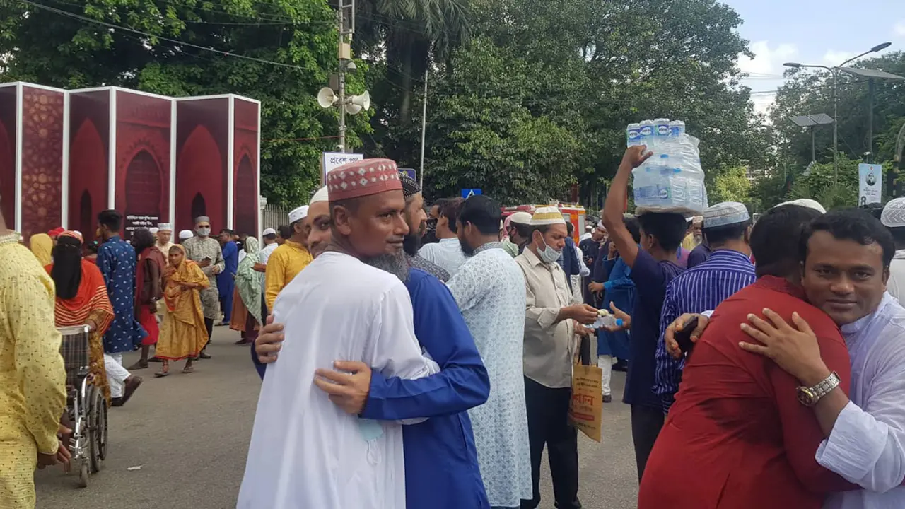জাতীয় ঈদগাহে ঈদুল আজহার প্রধান জামাত অনুষ্ঠিত