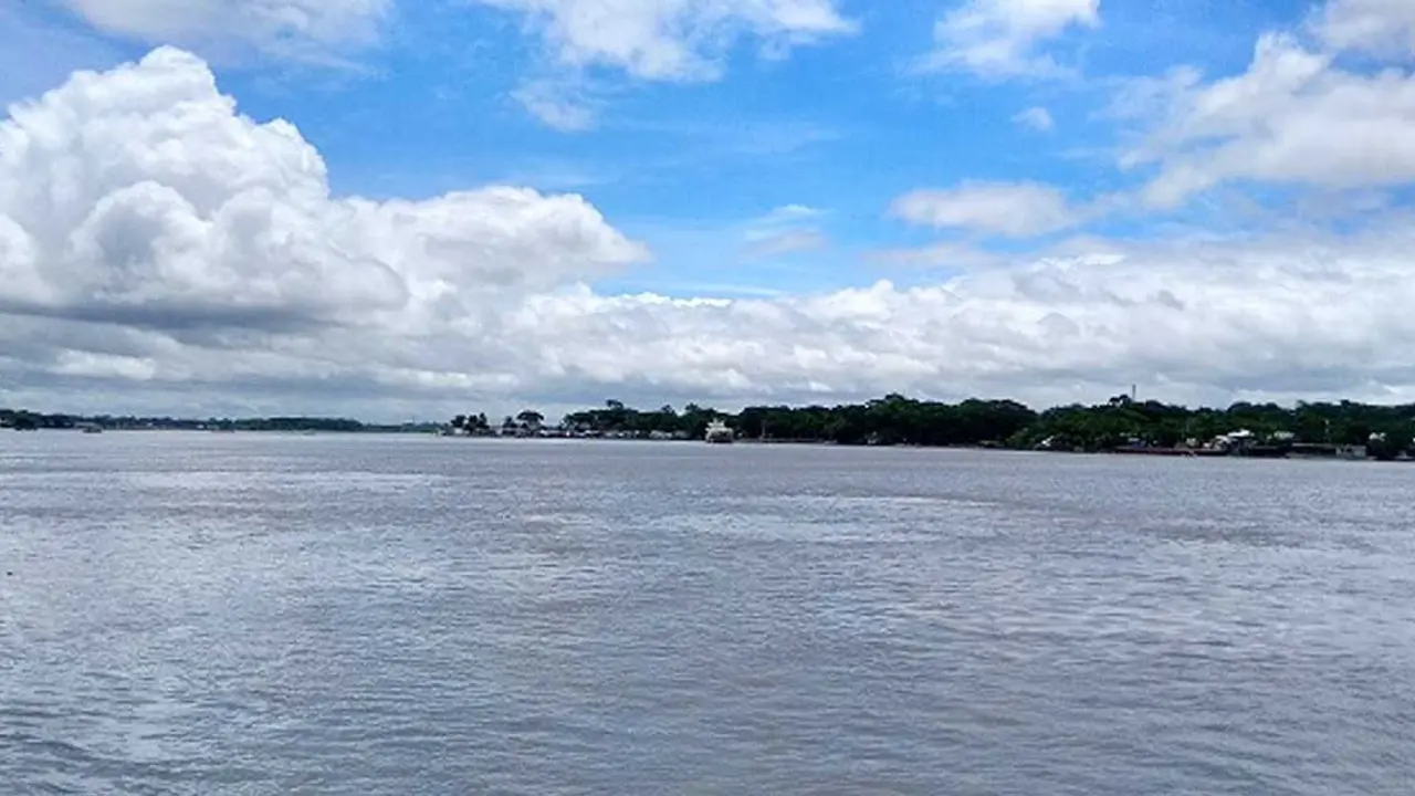 বরিশালে হঠাৎ বিপৎসীমার ওপরে ১০ নদীর পানি