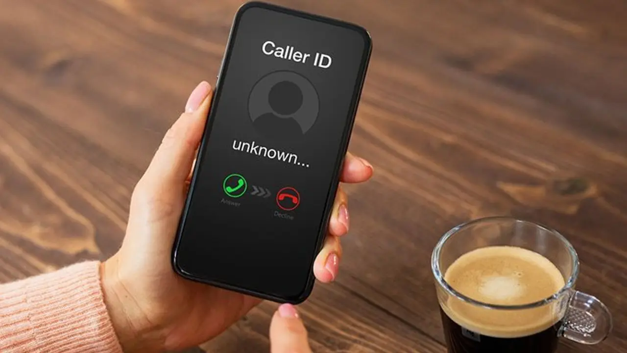 ফোন এলে স্ক্রিনে নাম না দেখালে যা করবেন