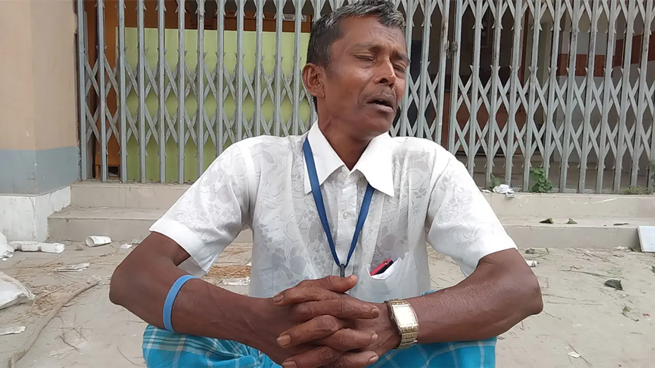ঋণ করে কেনা ভ্যান চুরি, কাঁদছেন অসুস্থ বৃদ্ধ