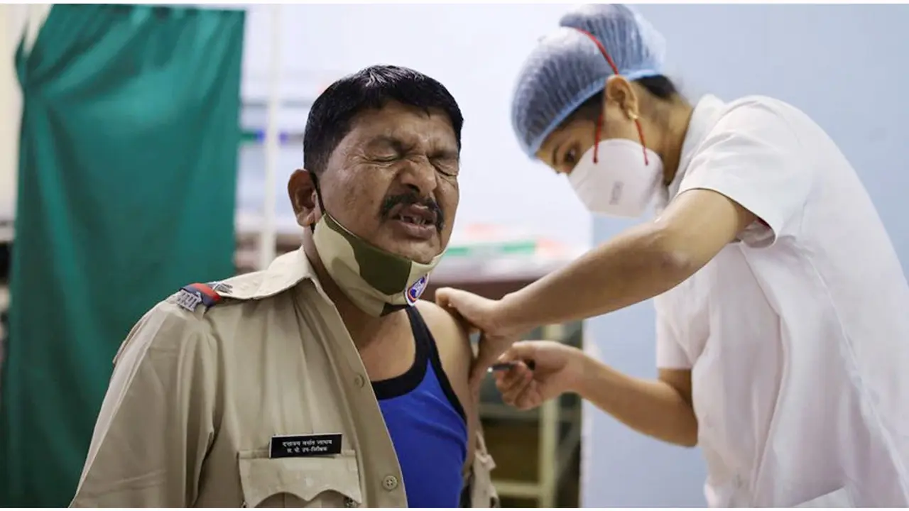 ২০০ কোটি টিকার মাইলফলকে ভারত