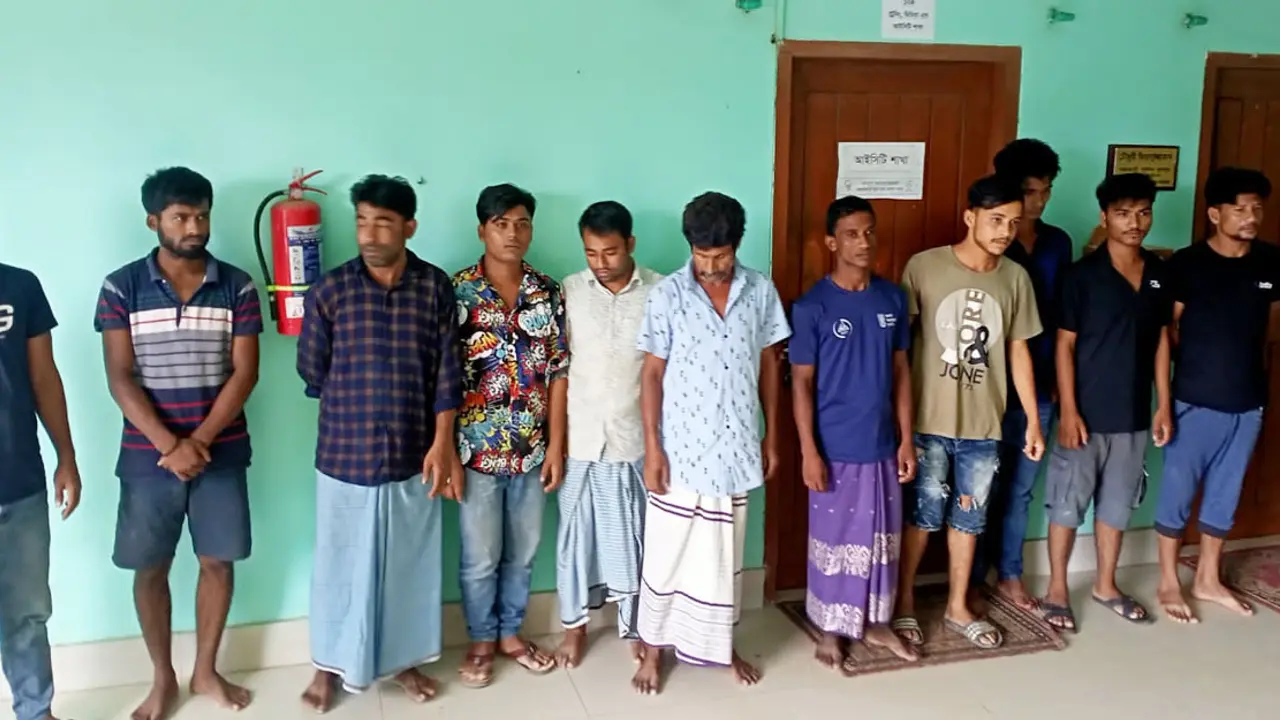 কক্সবাজারে কটেজে টর্চার সেল, ৪ পর্যটক উদ্ধার