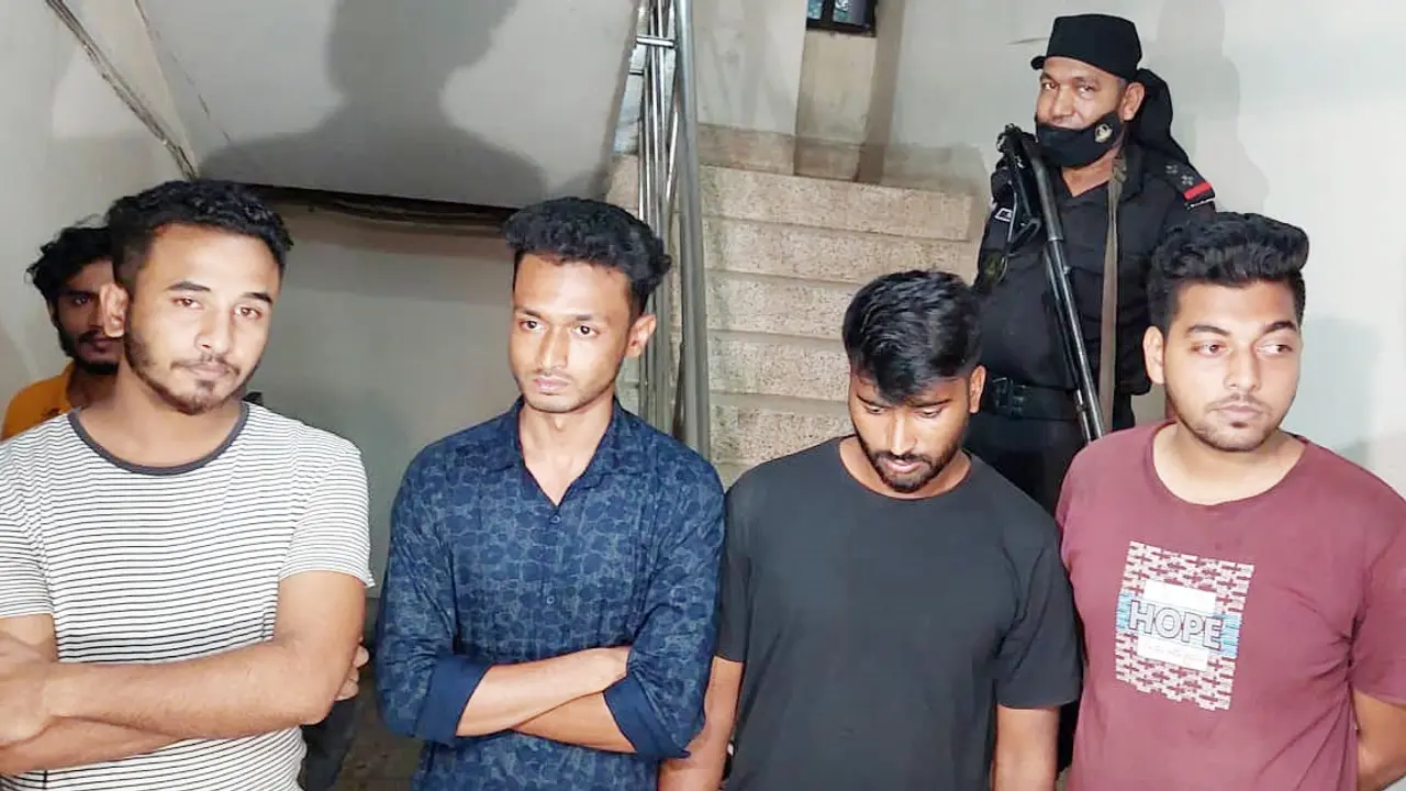 চবিতে ছাত্রী হেনস্তার ঘটনায় মূলহোতা গ্রেপ্তার