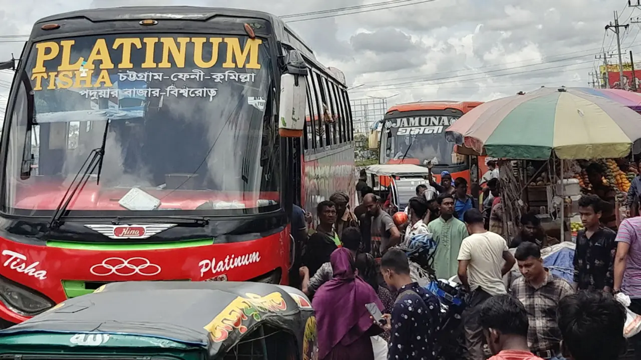 কুমিল্লায় বাস সংকট, বাড়ানো হয়েছে ভাড়া