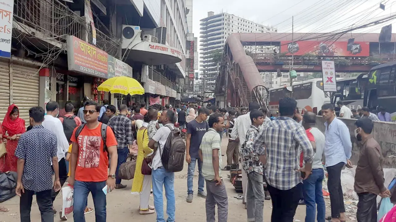 কিচ্ছু করার নাই, চিন্তায় আছি নামাজ কই পড়ব