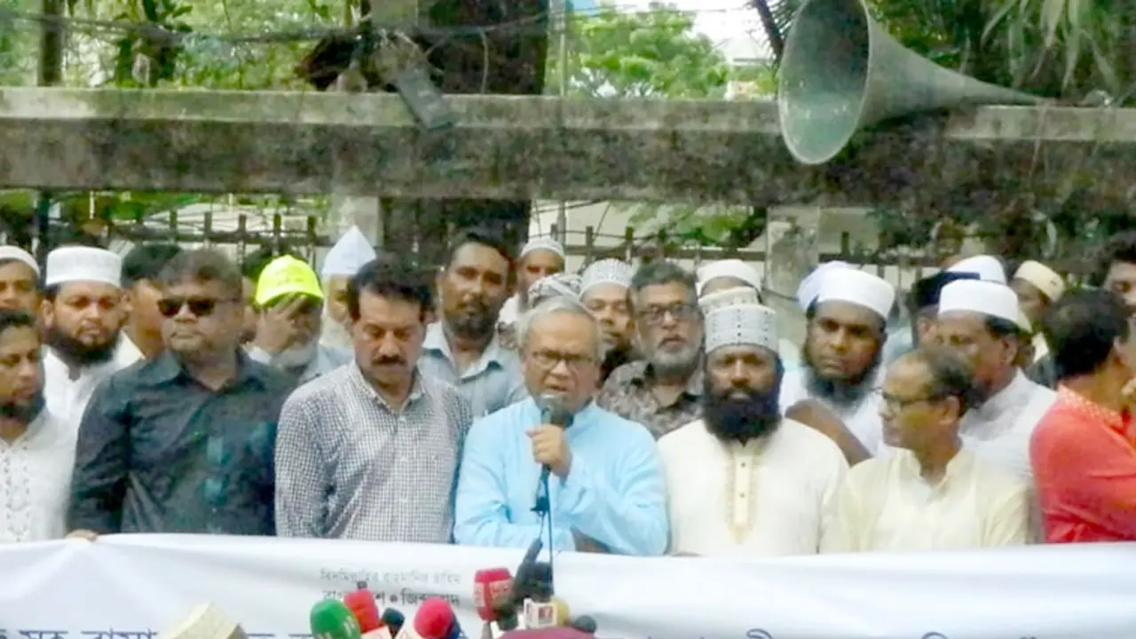 বিরোধী দলকে ডেকে উনি কী খাওয়াবেন?