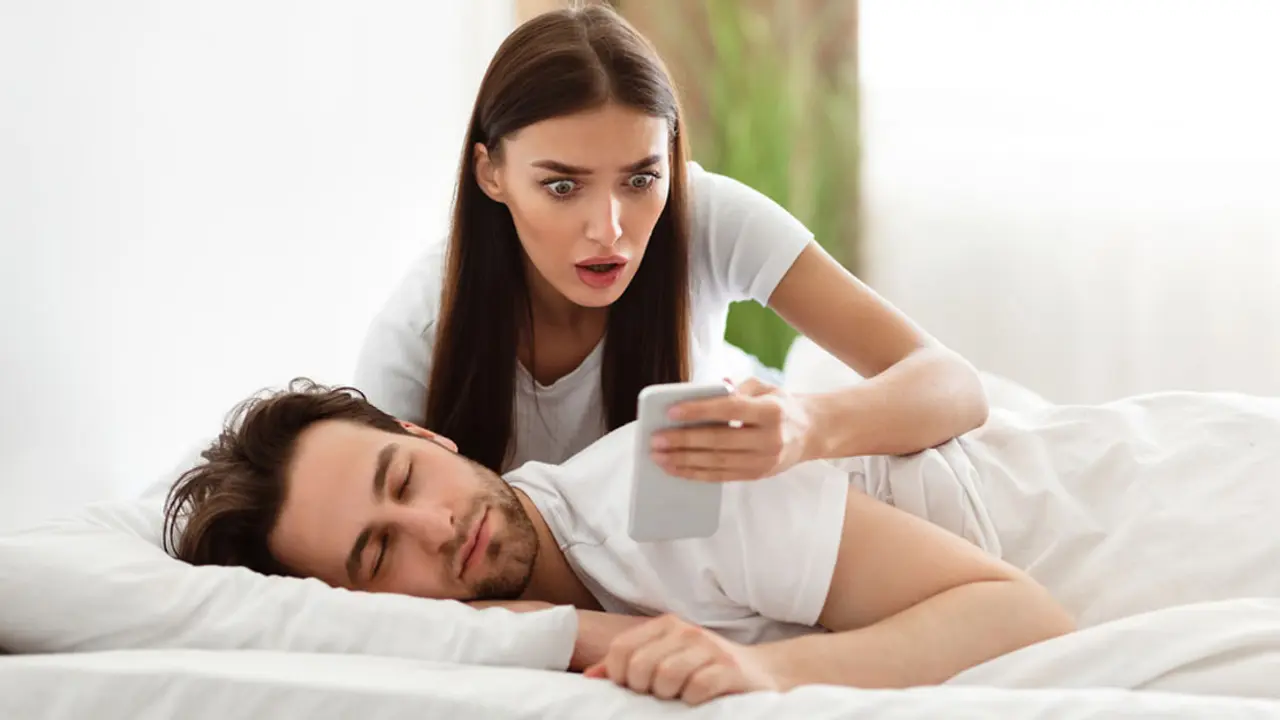 স্ত্রী সারাক্ষণ সন্দেহ করলে যা করবেন