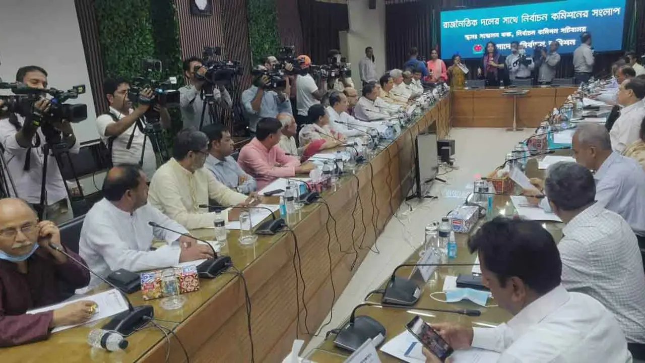 রাজনৈতিক দলগুলোকে সংশোধনীর মধ্যে আসতে হবে : ইসি রাশেদা