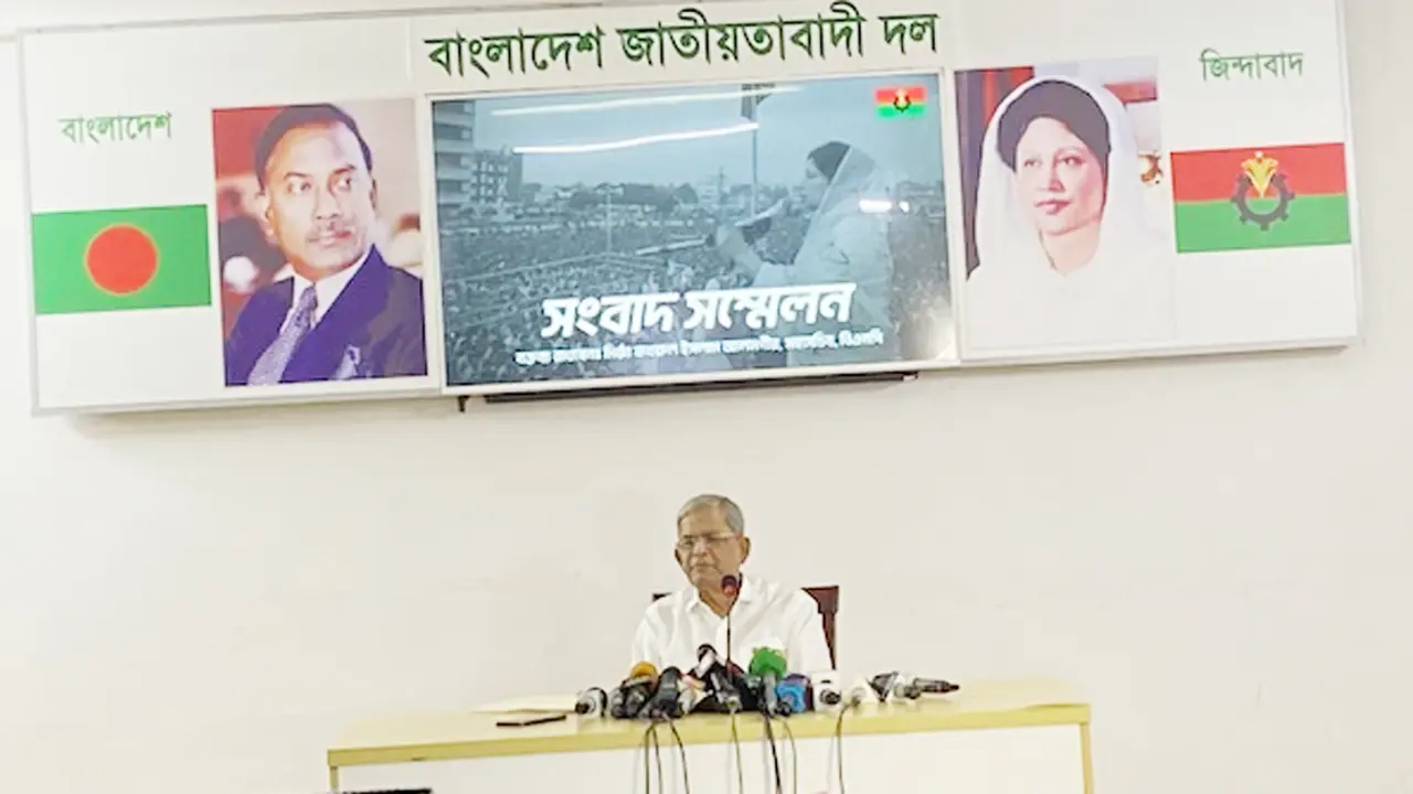 জনগণের সামনে প্রকৃত তথ্য তুলে ধরছে না সরকার : মির্জা ফখরুল