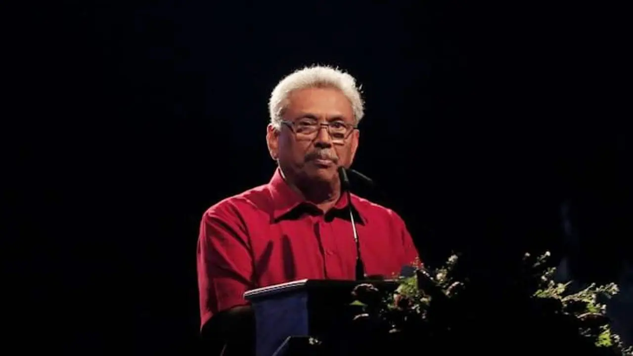 পালাচ্ছিলেন শ্রীলঙ্কার প্রেসিডেন্ট, আটকে দিলেন বিমানবন্দর কর্মীরা