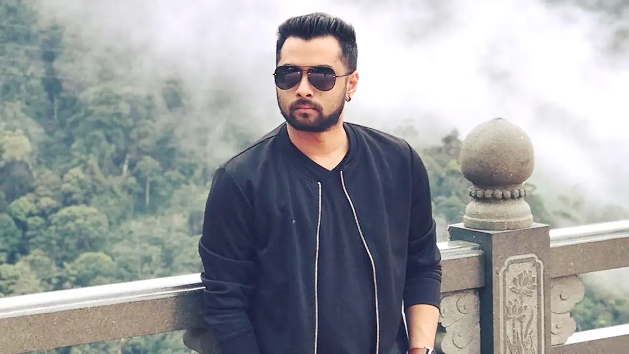 ঈদের আগে ভক্তদের জন্য হৃদয় খানের উপহার