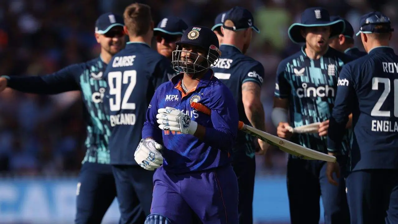 ভারতকে ধসিয়ে সিরিজে ফিরল ইংল্যান্ড