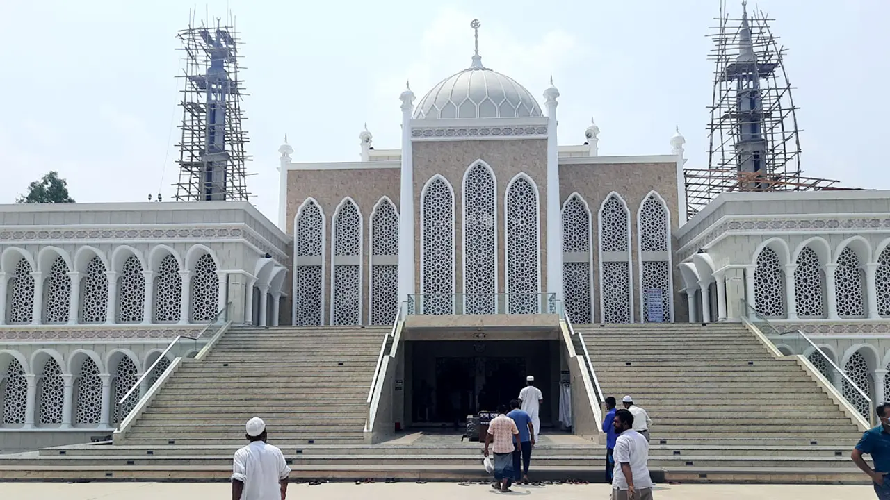 নামাজের সময় বাদে মসজিদের এসি বন্ধ রাখার অনুরোধ