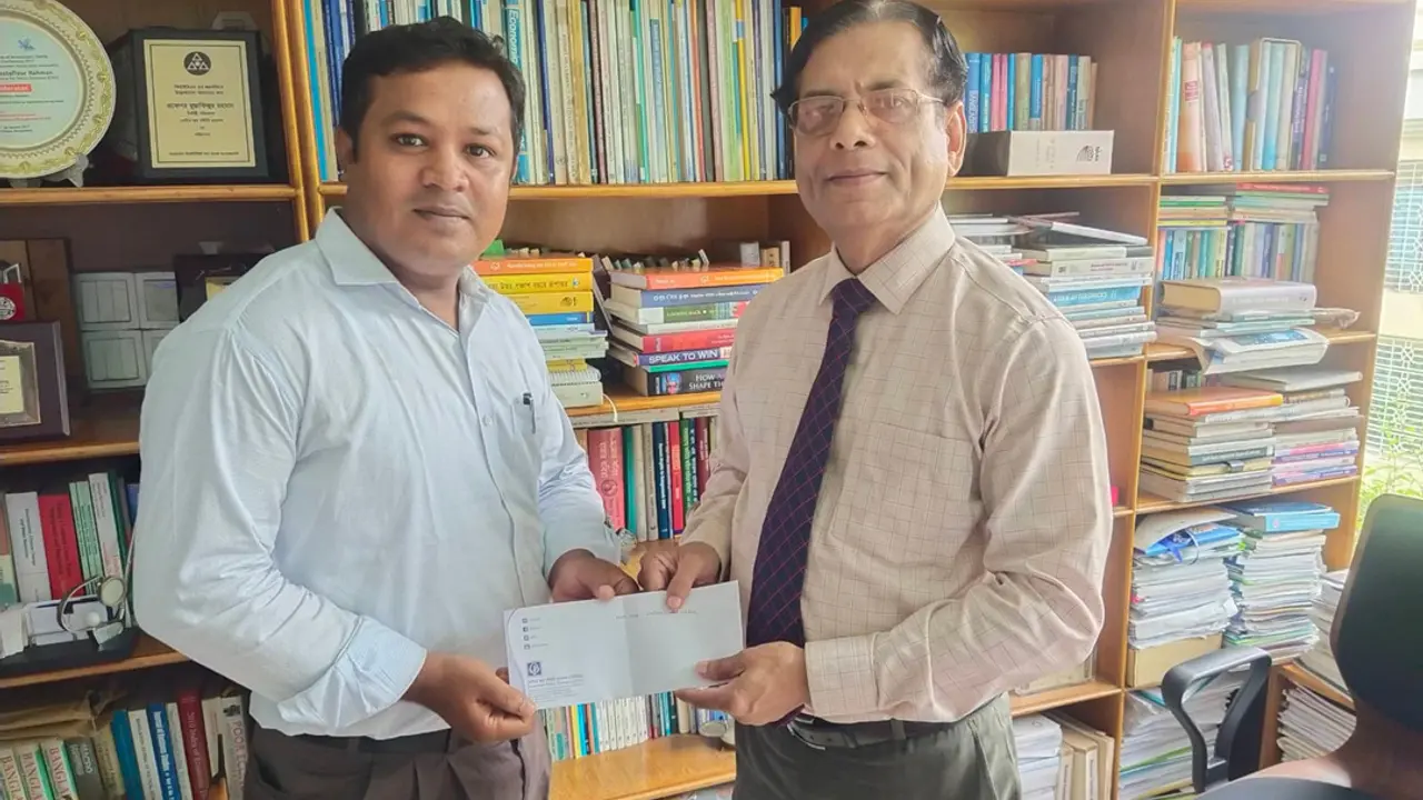 সিপিডির বেস্ট রিপোর্টিং অ্যাওয়ার্ড পেলেন ঢাকা পোস্টের জসীম উদ্দীন