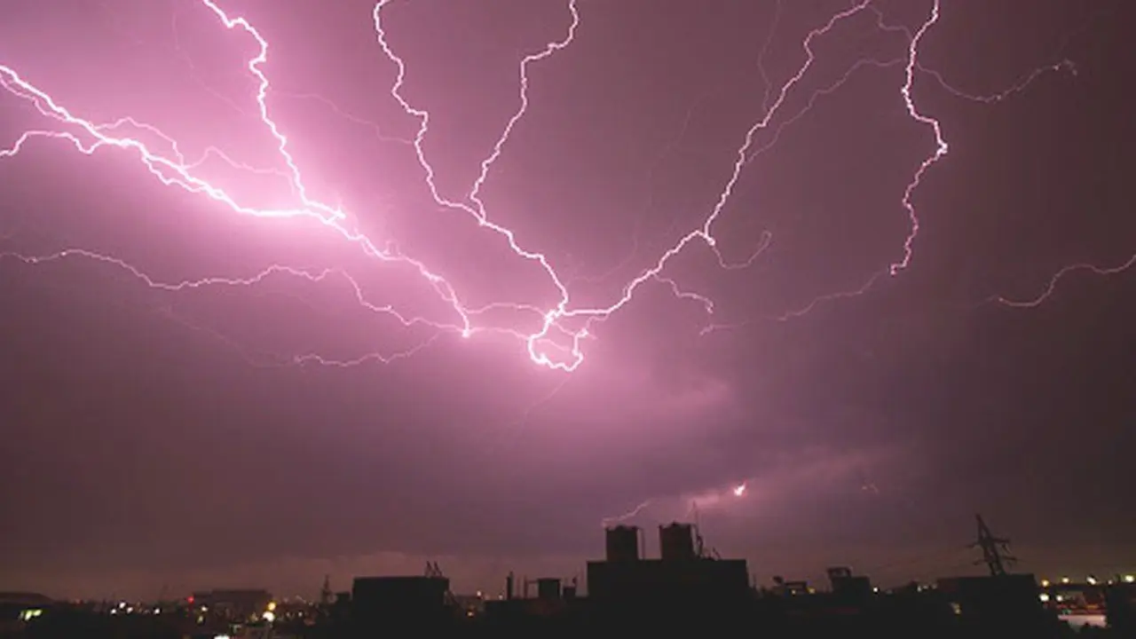 বিহারে বজ্রপাতে এক দিনে নিহত ২০