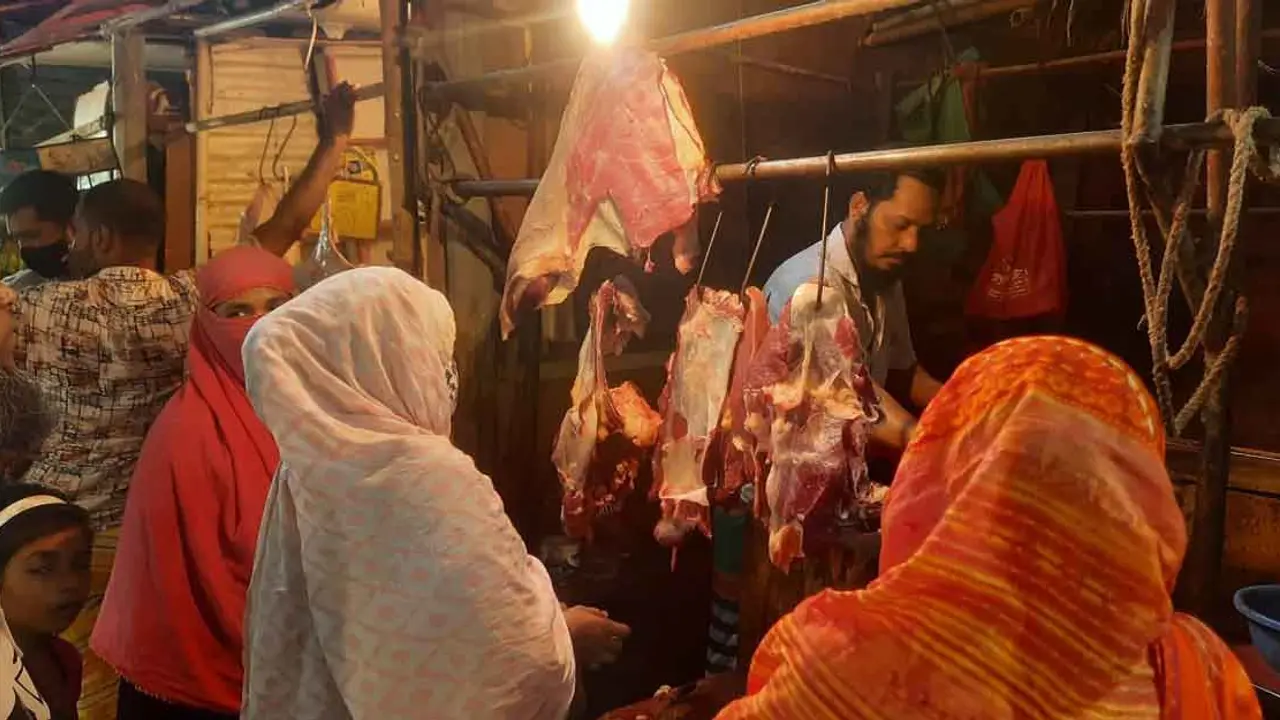 ৬৮০ টাকার গরুর মাংস ৭৫০, খাসি হাজার