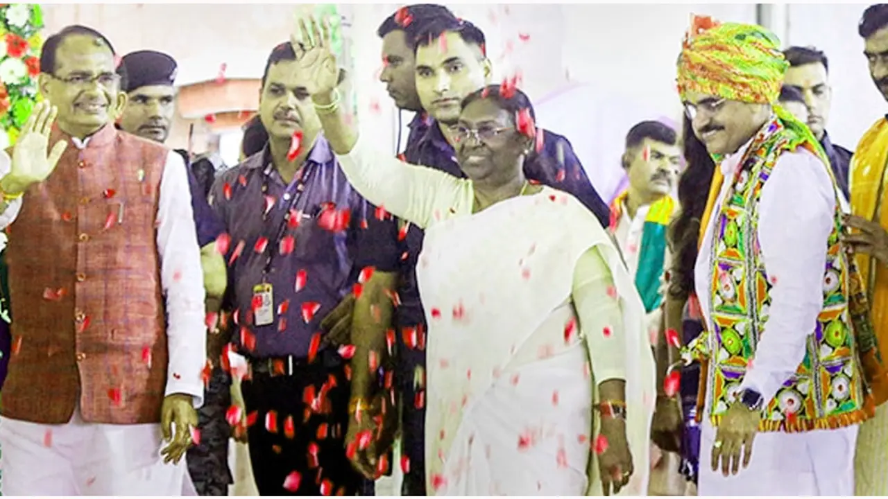ভারতের প্রথম আদিবাসী রাষ্ট্রপতি দ্রৌপদী মুর্মু