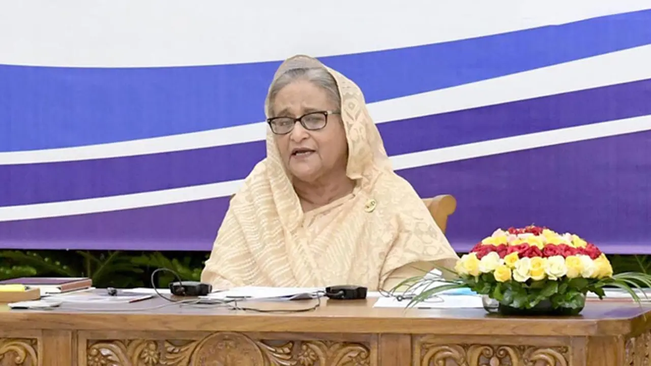 হায় হায় পার্টি হায় হায় করতে থাকুক, আমরা কাজ করে যাই