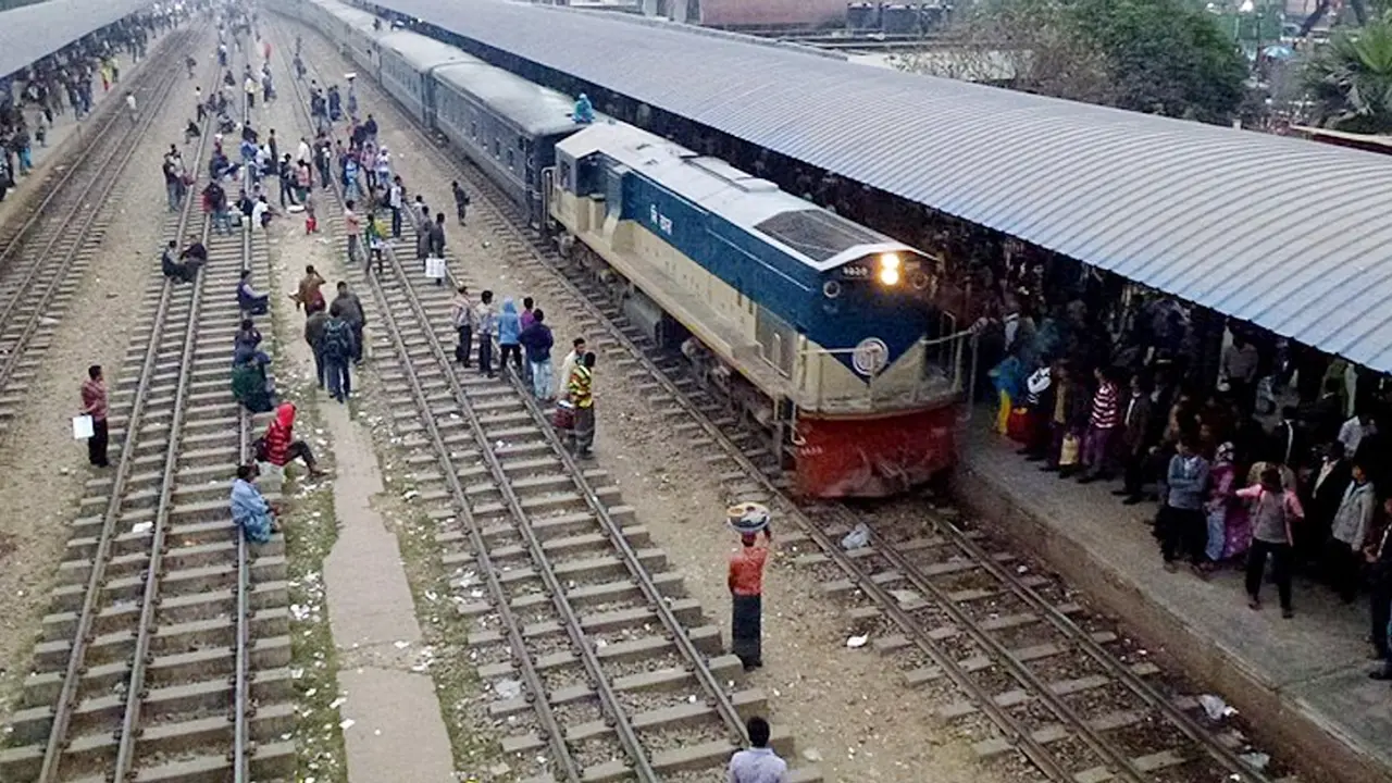 বুধবার থেকে বিমানবন্দর স্টেশনে থামবে না ঢাকাগামী ৭ ট্রেন