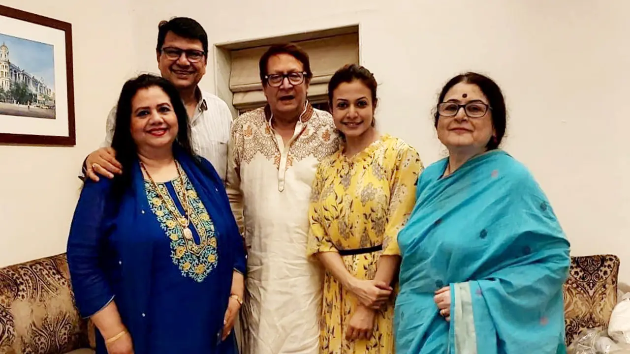 রঞ্জিত মল্লিকের বাড়িতে রুনা লায়লা ও আলমগীর