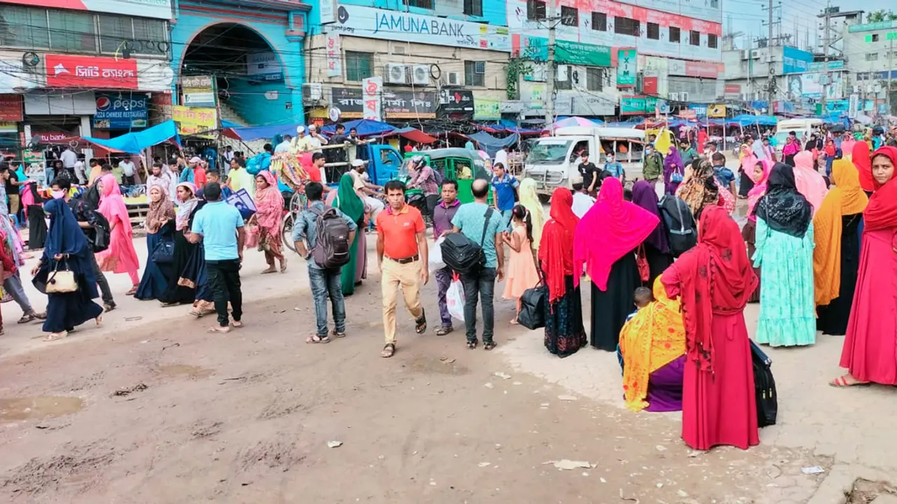মহাসড়কে যানবাহন সংকট, ভোগান্তিতে ঘরমুখো মানুষ