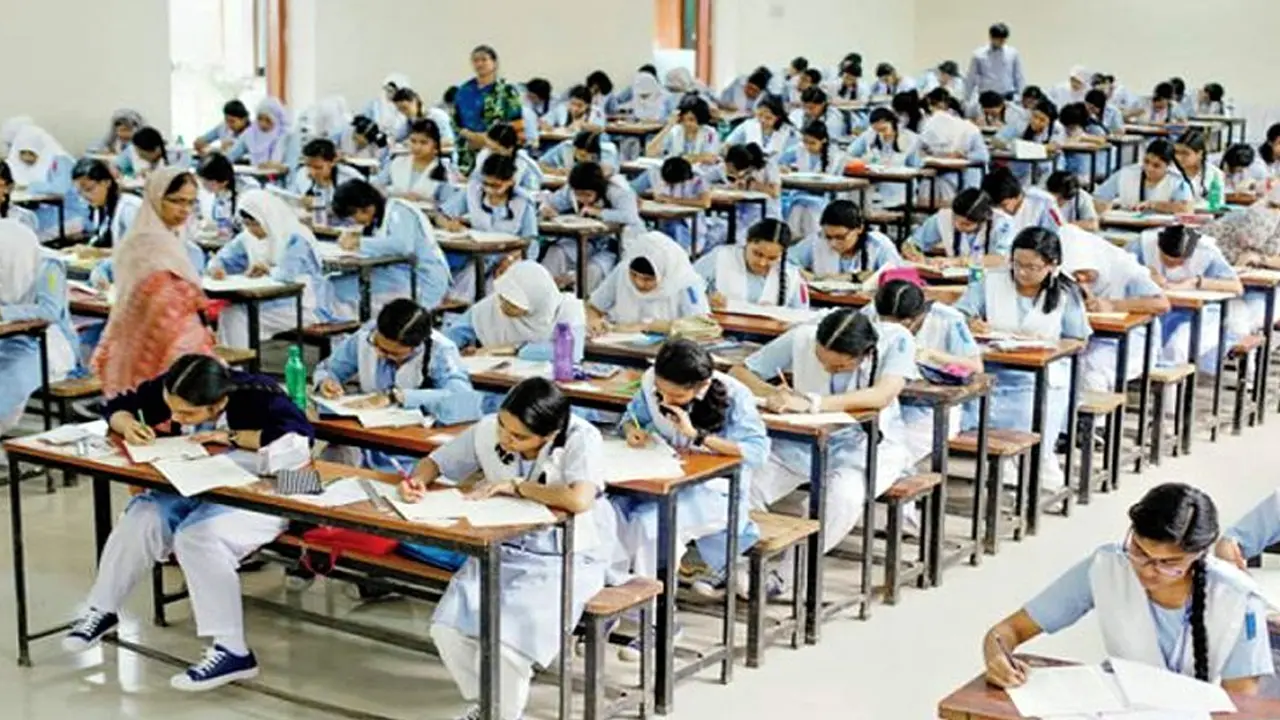 এসএসসি পরীক্ষা পিছিয়ে আগস্টে