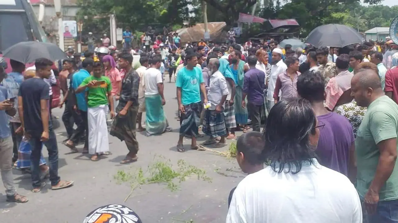 টাঙ্গাইলে বাসচাপায় ২ শিশু সন্তানসহ মায়ের মৃত্যু